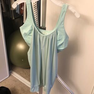 Lululemon tank with built in bra